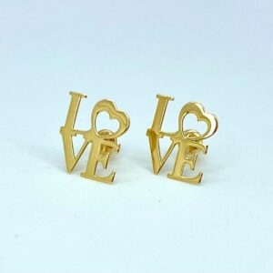 Par de Brincos Love em Ouro 18k