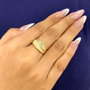 Anel Waves em Ouro Amarelo 18k c/Diamantes